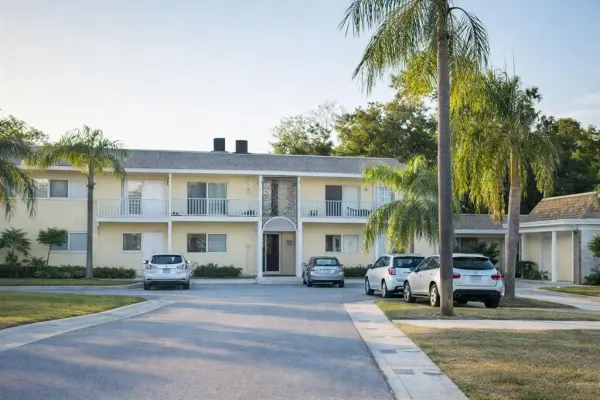 610 Indian Rocks Road N, Unit 114, Belleair Bluffs, FL, 33770