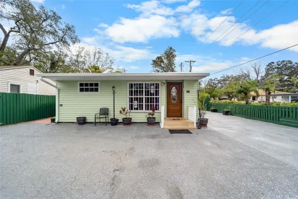 10001 N Arden Avenue, Tampa, FL, 33612