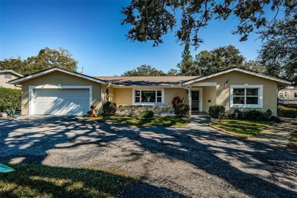 2015 Park Street N, St Petersburg, FL, 33710