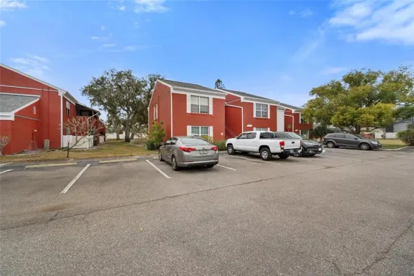 1290 83rd Avenue N, Unit B, St Petersburg, FL, 33702