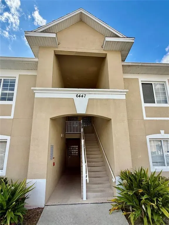 6447 Cypressdale Drive, Unit 201, Riverview, FL, 33578
