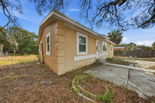 514 E Morgan Street, Tarpon Springs, FL, 34689