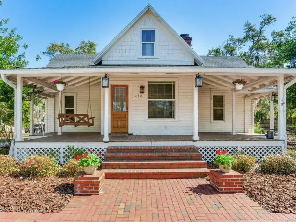 210 N Grosse Avenue, Tarpon Springs, FL, 34689