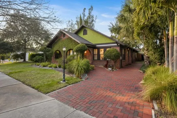 2313 W Bristol Avenue, Tampa, FL, 33609
