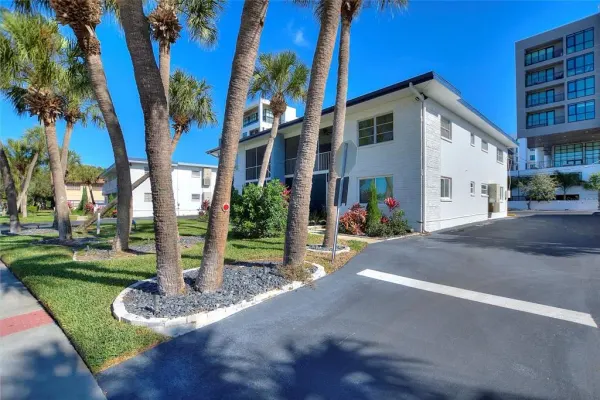 4300 37th Street S, Unit 4, St Petersburg, FL, 33711