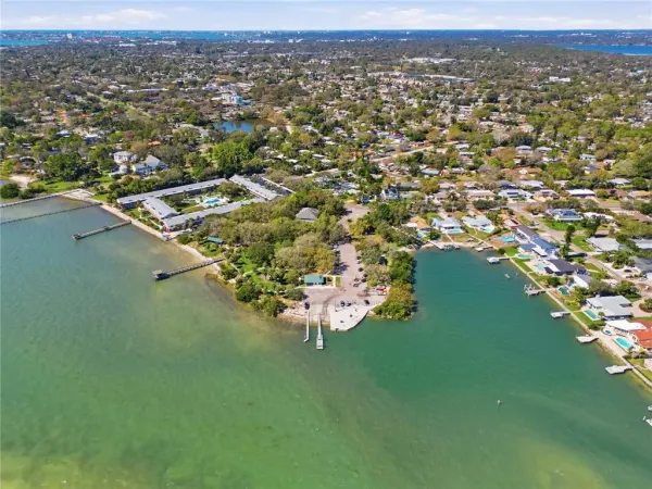 718 Bay Vista Boulevard S, St Petersburg, FL, 33705