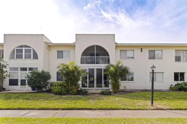4480 OVERLOOK DRIVE NE UNIT 12, ST PETERSBURG, FL, 33703