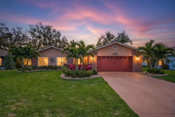 1700 Glen Lakes Boulevard N, St Petersburg, FL, 33702