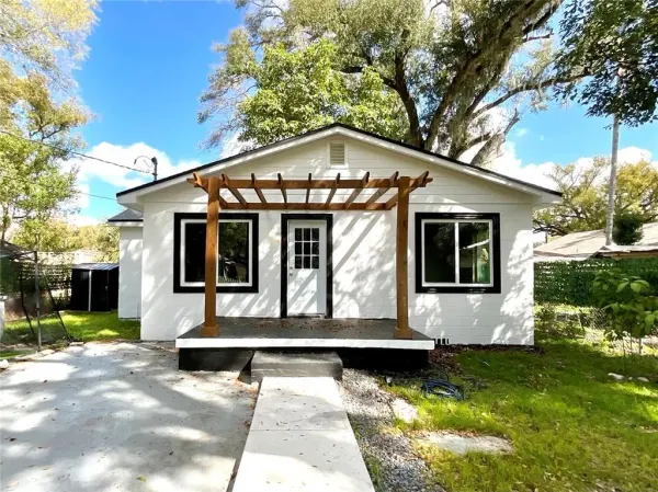 2102 E Caracas Street, Tampa, FL, 33610