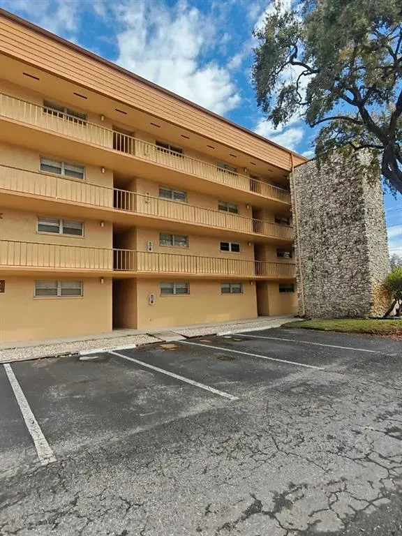 5820 N Church Avenue, Unit 112, Tampa, FL, 33614