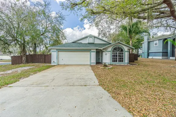 301 Sugar Creek Drive, Plant City, FL, 33563