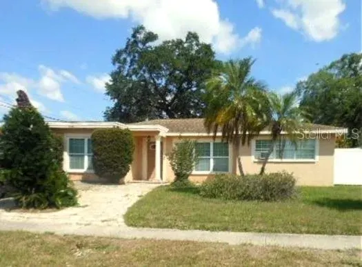 2925 W Paris Street, Tampa, FL, 33614