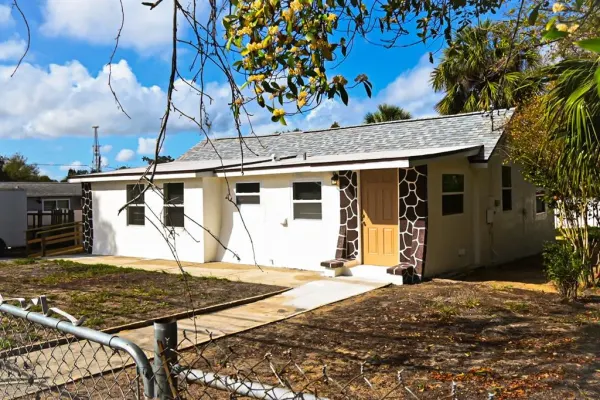 426 S Disston Avenue, Tarpon Springs, FL, 34689