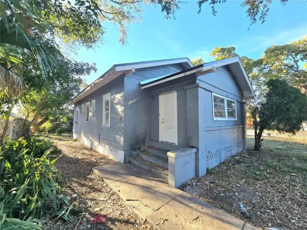 2001 11th Street S, St Petersburg, FL, 33705