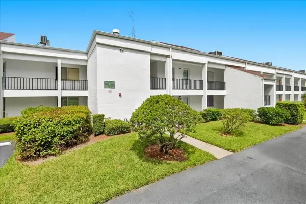 2060 Marilyn Street, Unit 211, Clearwater, FL, 33765