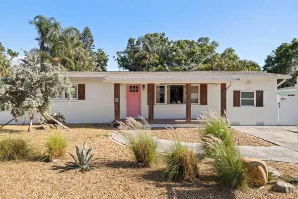 220 45th Avenue S, St Petersburg, FL, 33705