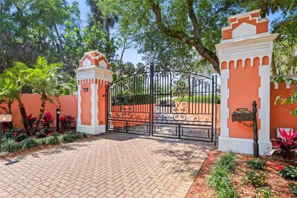1600 Park Street N, St Petersburg, FL, 33710