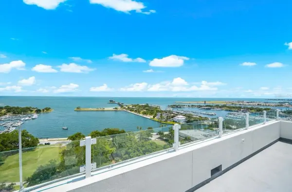 176 4th Avenue NE, Unit 201, St Petersburg, FL, 33701