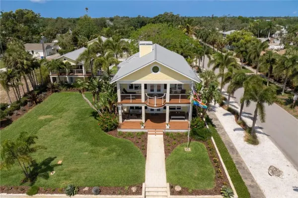 1803 Beach Drive SE, St Petersburg, FL, 33705