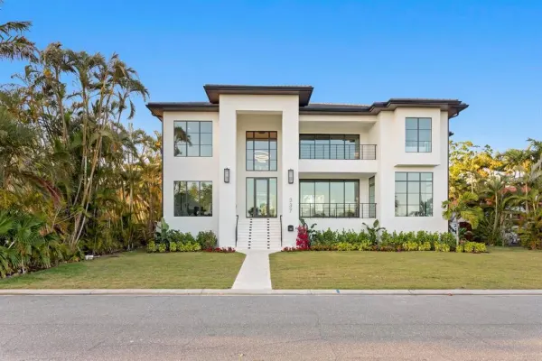 337 Coffee Pot Drive NE, St Petersburg, FL, 33704