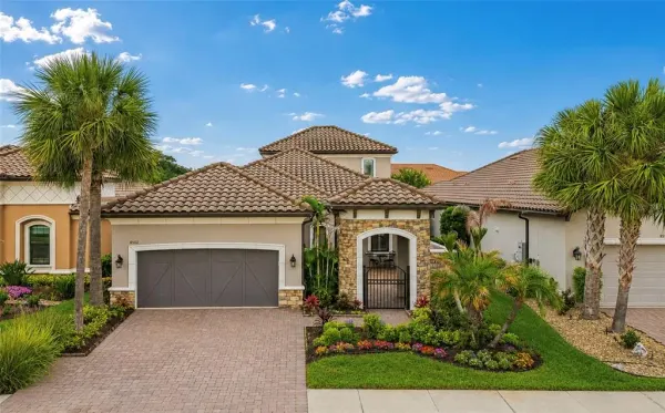 8552 Grand Alberato Road, Tampa, FL, 33647
