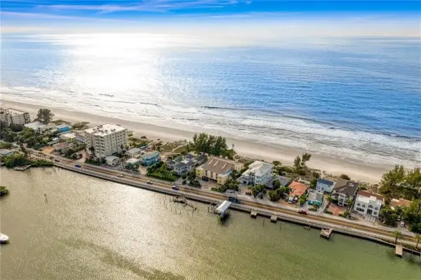 20204 Gulf Boulevard, Unit 4, Indian Shores, FL, 33785