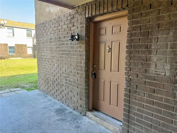 9013 Westchester Circle, Unit 32, Tampa, FL, 33604