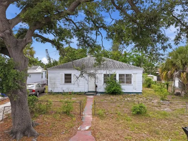 329 Kingston Street S, St Petersburg, FL, 33711