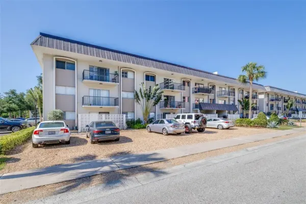 4606 W Gray Street, Unit 107, Tampa, FL, 33609