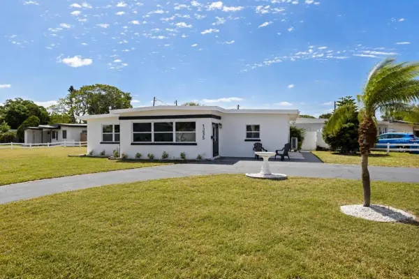 1235 45th Street N, St Petersburg, FL, 33713