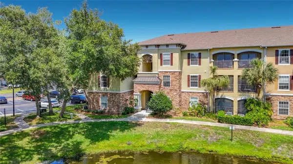 10201 Courtney Palms Boulevard, Unit 203, Tampa, FL, 33619