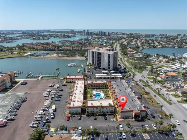 10365 Paradise Boulevard, Unit 4, Treasure Island, FL, 33706