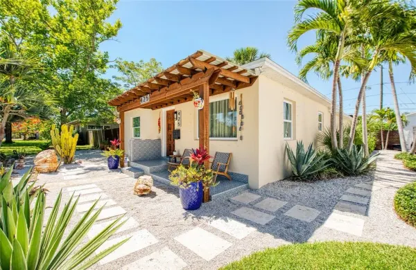 425 46th Avenue S, St Petersburg, FL, 33705