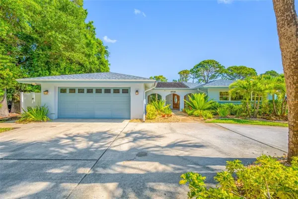 656 Mehlenbacher Road, Belleair, FL, 33756