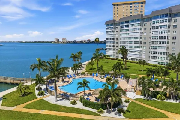 5108 Brittany Drive S, Unit 607, St Petersburg, FL, 33715
