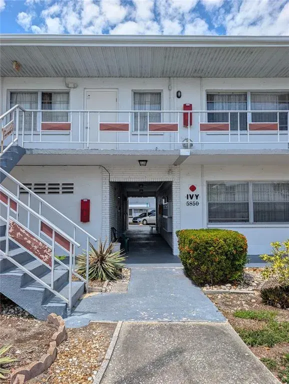 5850 18th Street N, Unit 7, St Petersburg, FL, 33714