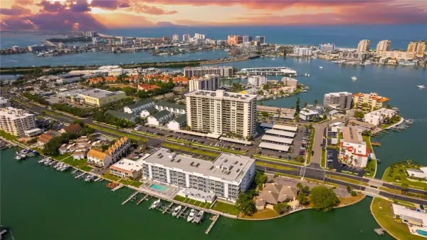400 Island Way, Unit 212, Clearwater Beach, FL, 33767