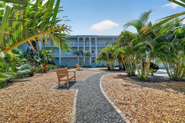 1706 Belleair Forest Drive, Unit 220, Belleair, FL, 33756