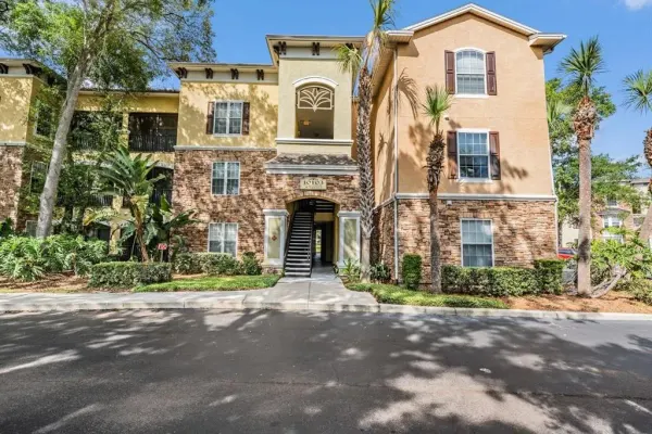 10103 Courtney Oaks Circle, Unit 103, Tampa, FL, 33619