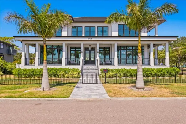 2926 Coffee Pot Boulevard NE, St Petersburg, FL, 33704