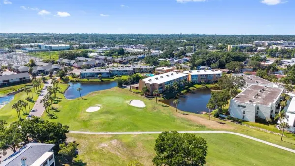 225 Country Club Drive, Unit B221, Largo, FL, 33771