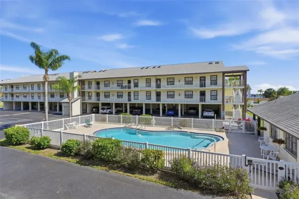 340 Causeway Boulevard, Unit 107, Dunedin, FL, 34698