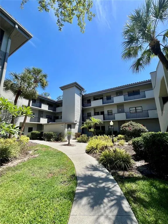 2650 Countryside Boulevard, Unit B302, Clearwater, FL, 33761