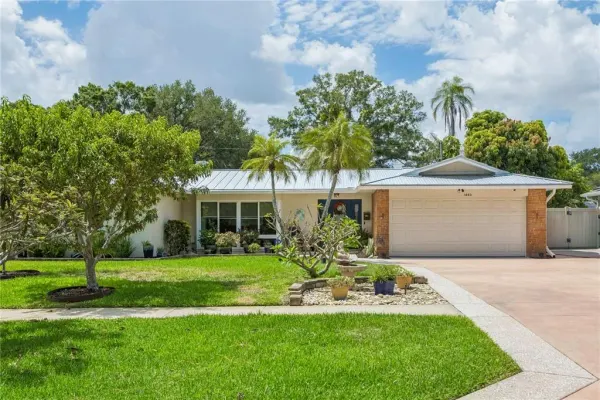 1883 Oakdale Lane N, Clearwater, FL, 33764