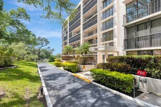 220 Belleview Boulevard, Unit 203, Belleair, FL, 33756