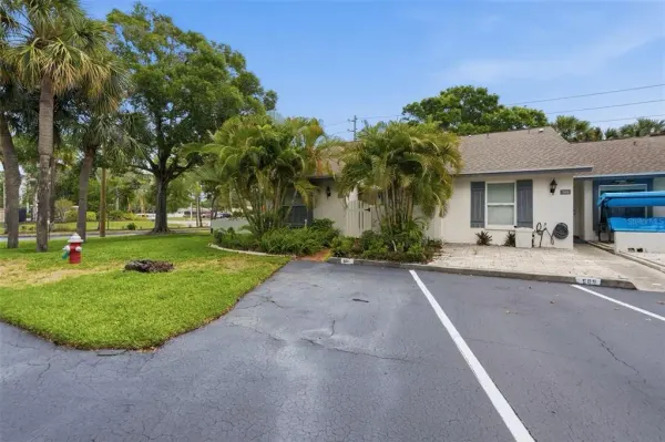 561 Laguna Vista Court, Largo, FL, 33771
