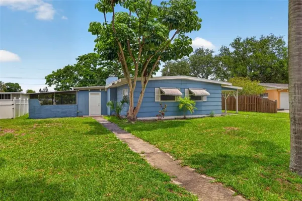 6819 Meadowlawn Drive N, St Petersburg, FL, 33702