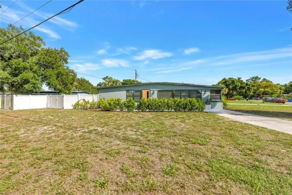 7599 Meadowlawn Drive N, St Petersburg, FL, 33702