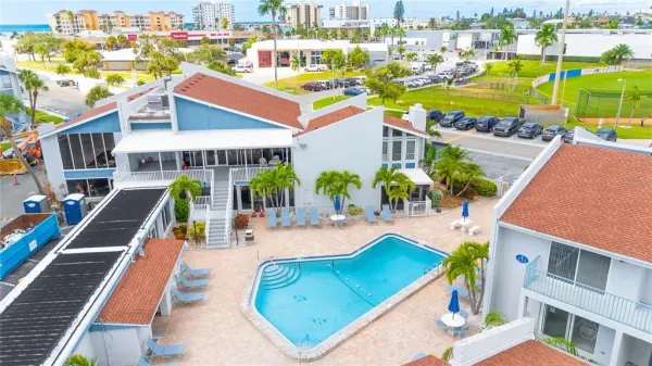 230 Medallion Boulevard, Unit E, Madeira Beach, FL, 33708