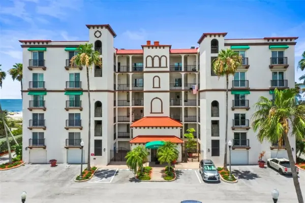 200 121st Avenue, Unit 103, Treasure Island, FL, 33706